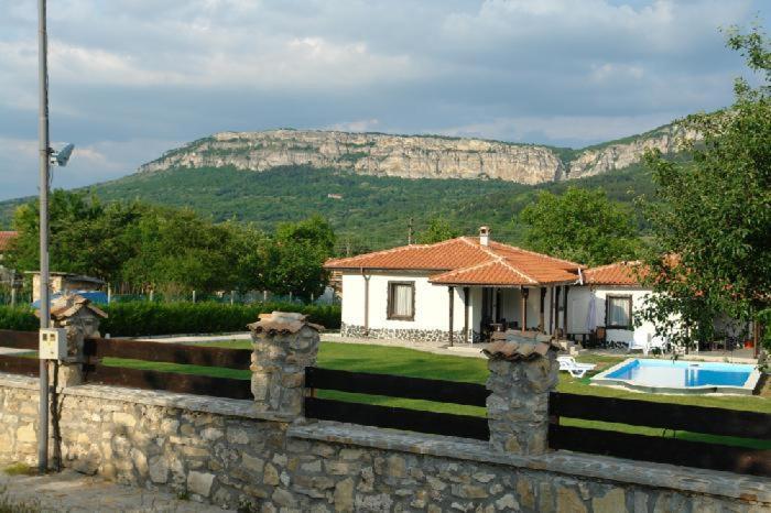 Madara Omaya Guest House Εξωτερικό φωτογραφία